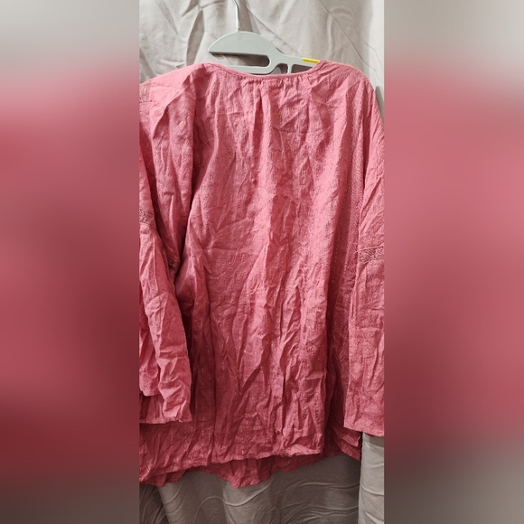 Old Navy maternity blouse - Picture 2 of 3